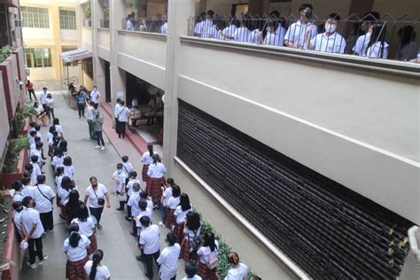 shs scandal|Commissioned survey: 4 out of 10 Filipinos unsatisfied with senior .